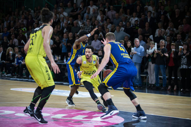 仍耐心寻找 仍耐心寻找